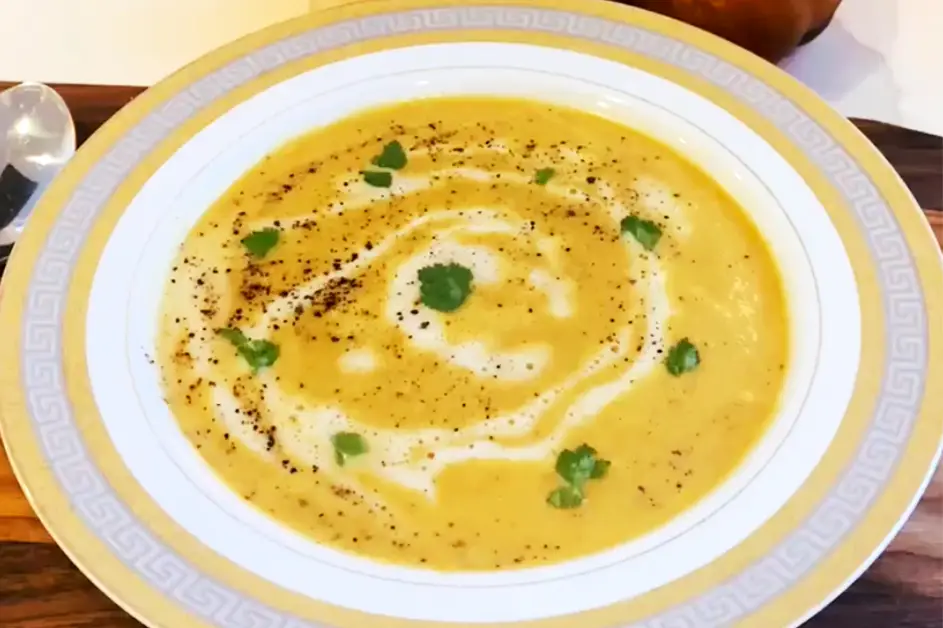 Curried butternut squash and pear soup