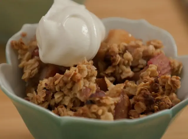 Pear-rhubarb crisp