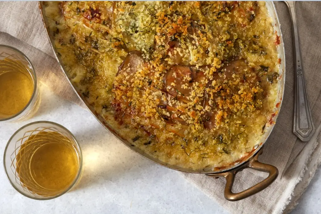 Pear-fennel gratin with thyme and gruyere