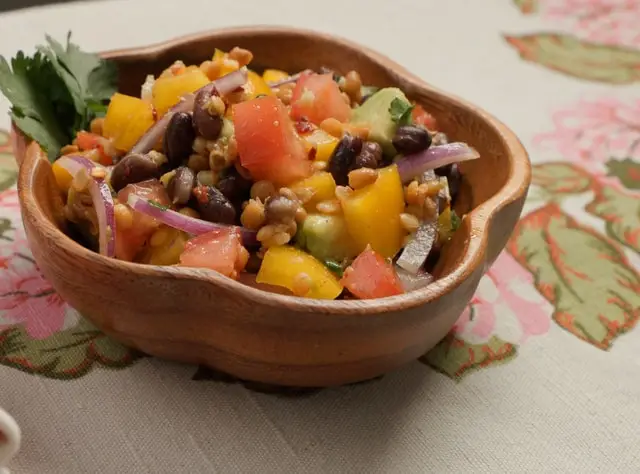 Tomato and black bean salad